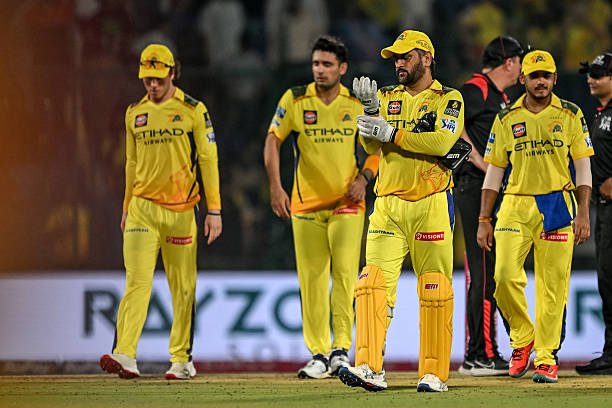 IPL 2026 Winning Tips Chennai Super Kings' captain MS Dhoni (C) along with his teammates walks back at the end of the Indian Premier League (IPL) Twenty20 cricket match between Chennai Super Kings and Rajasthan Royals at the Arun Jaitley Stadium in New Delhi